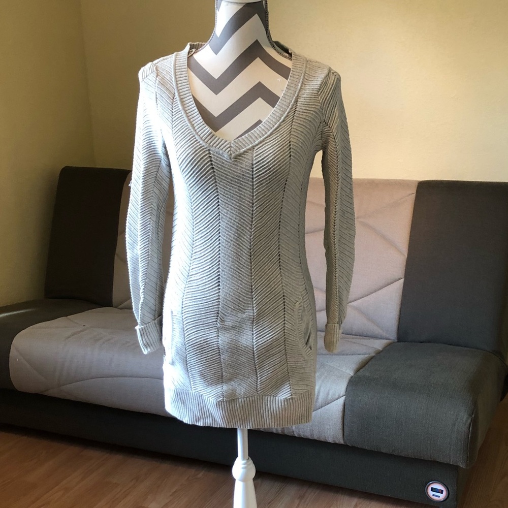 SWEATER BY DKNY